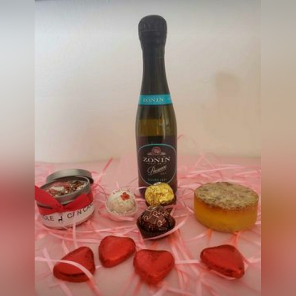 Gift Box - celebration! - Picture 3 of 6